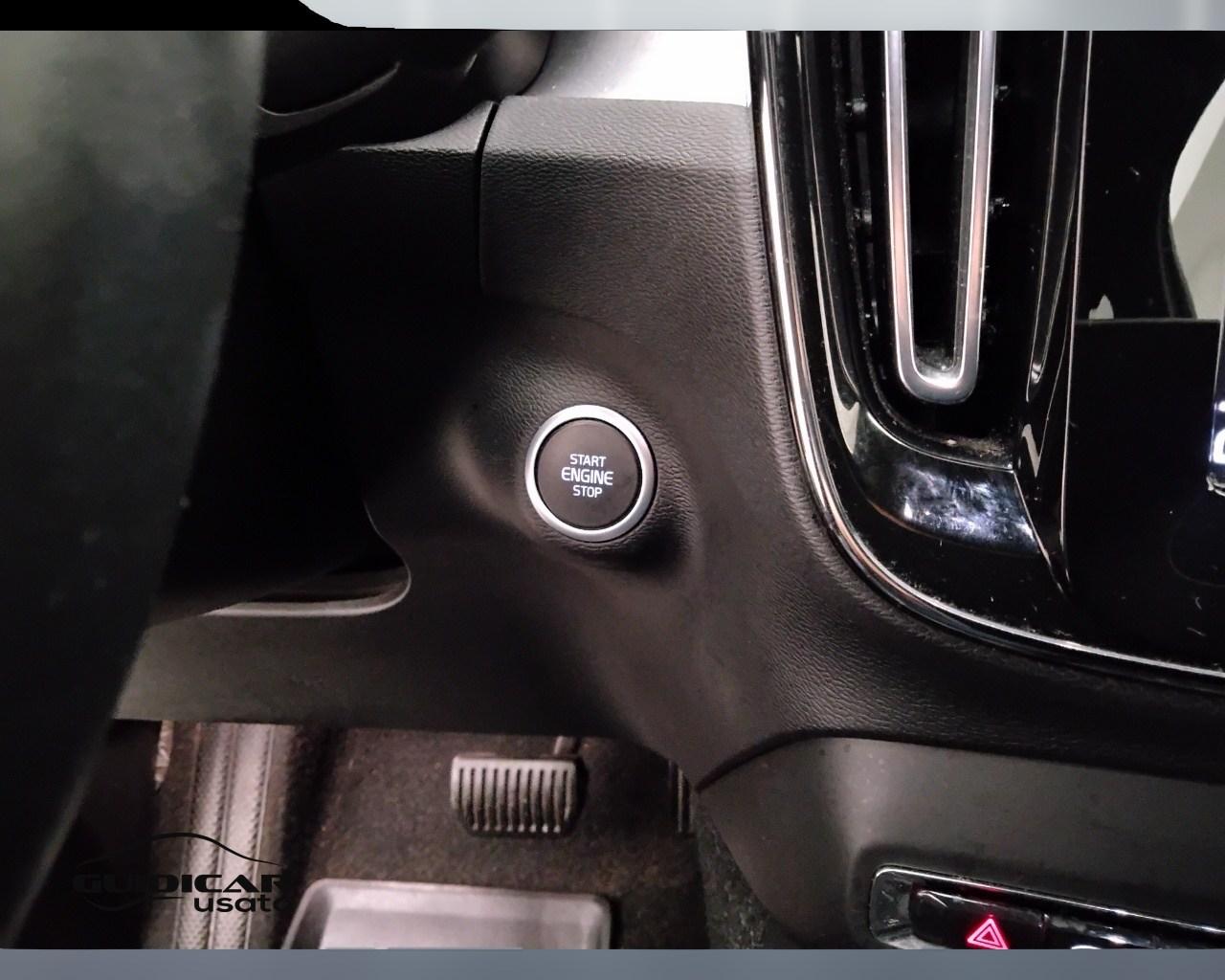 VOLVO XC40 2023 - XC40 1.5 t5 recharge phev Core auto