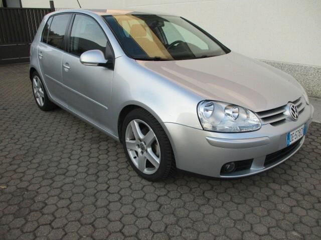 Volkswagen Golf 2.0 16V FSI 4mot. 5p. GT Sport