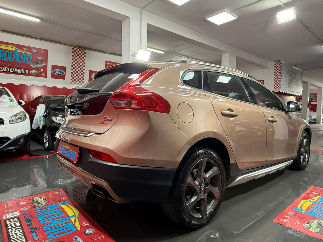 Volvo V40 Cross Country D2 1.6 114cv - 2014