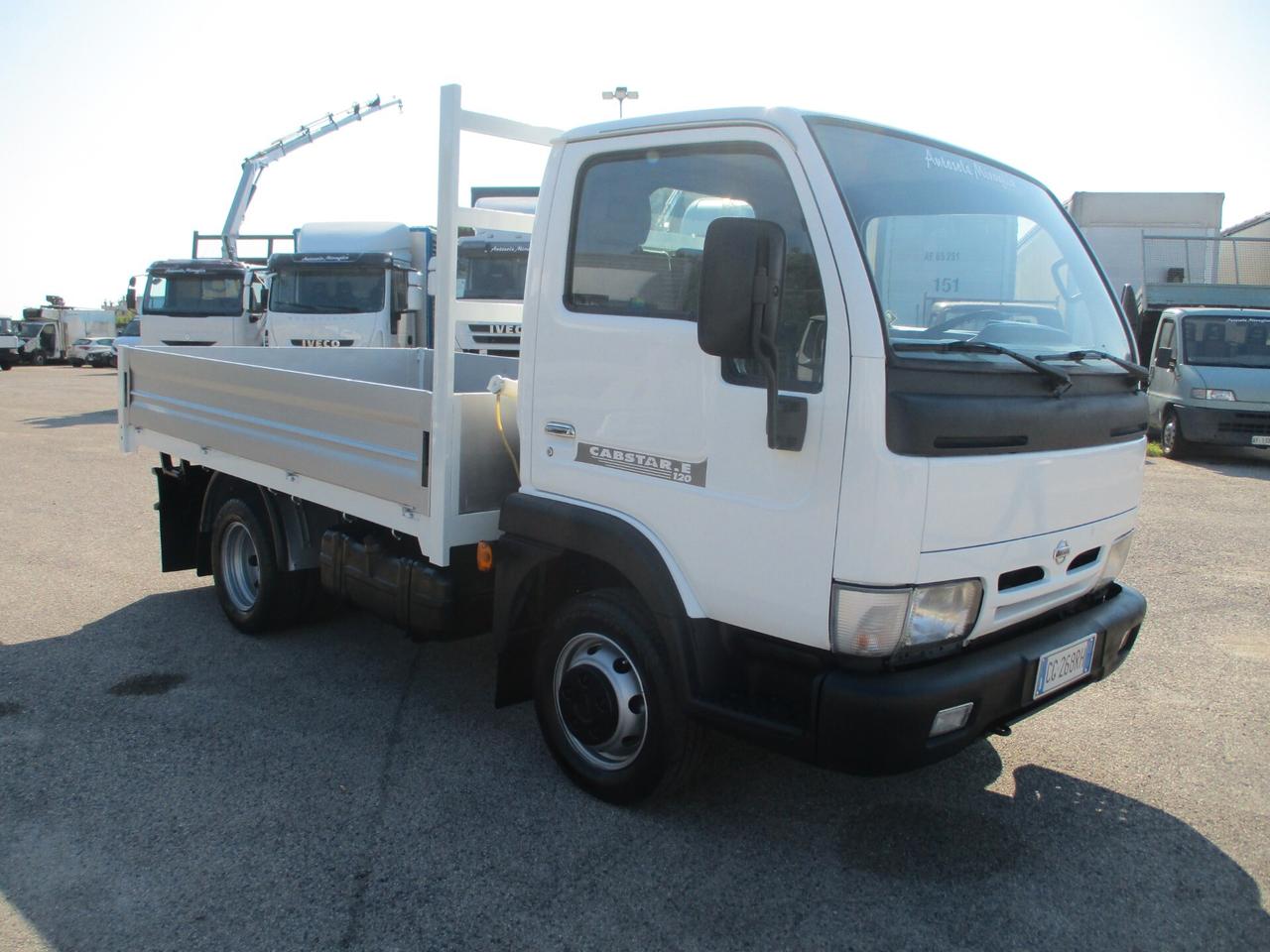 Nissan Cabstar 3000 120CV CASSONE FISSO PASSO CORTO 3.10 METRI
