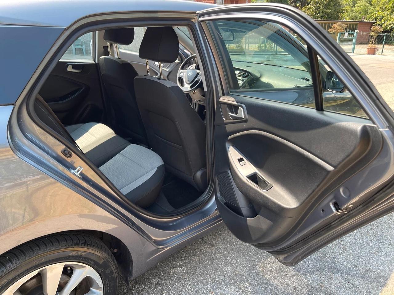 Hyundai i20 1.2 84 CV 5p Style - Neopatentati