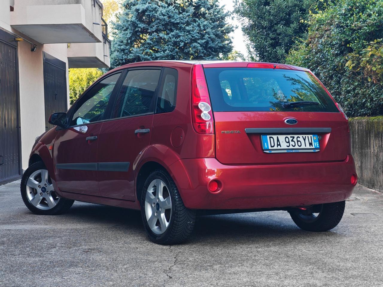 Ford Fiesta 1.2 BENZINA 75cv / 80.000km / Unipro
