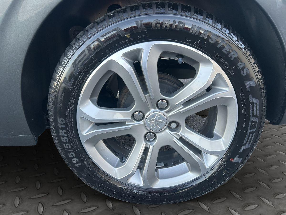 PEUGEOT - 208 - 1.4 HDi 68 CV 5p. Allure