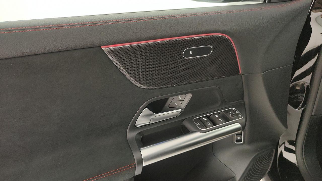 Mercedes-Benz GLA 200 d automatic