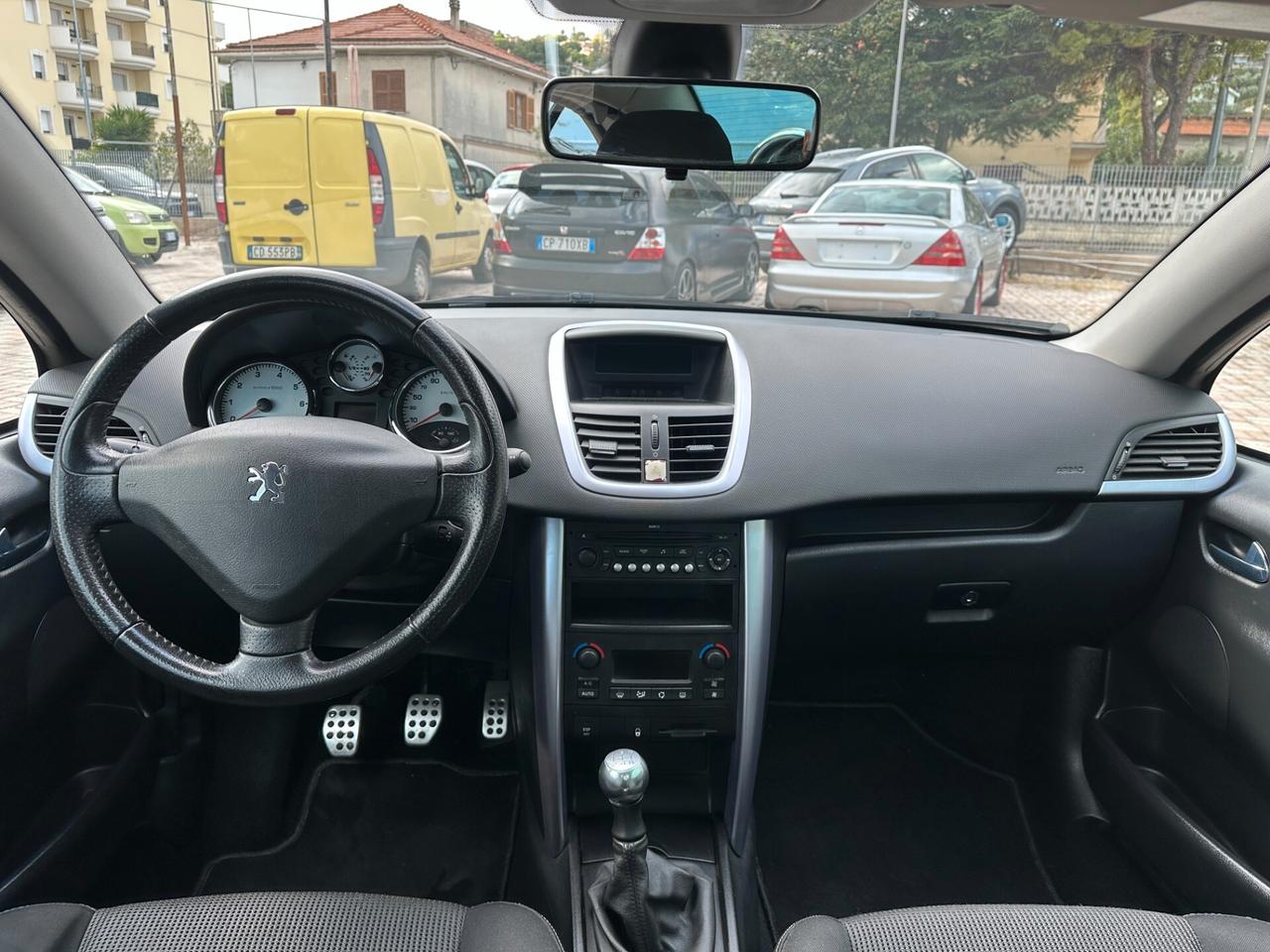 Peugeot 207 1.6 VTi 120CV CC Féline