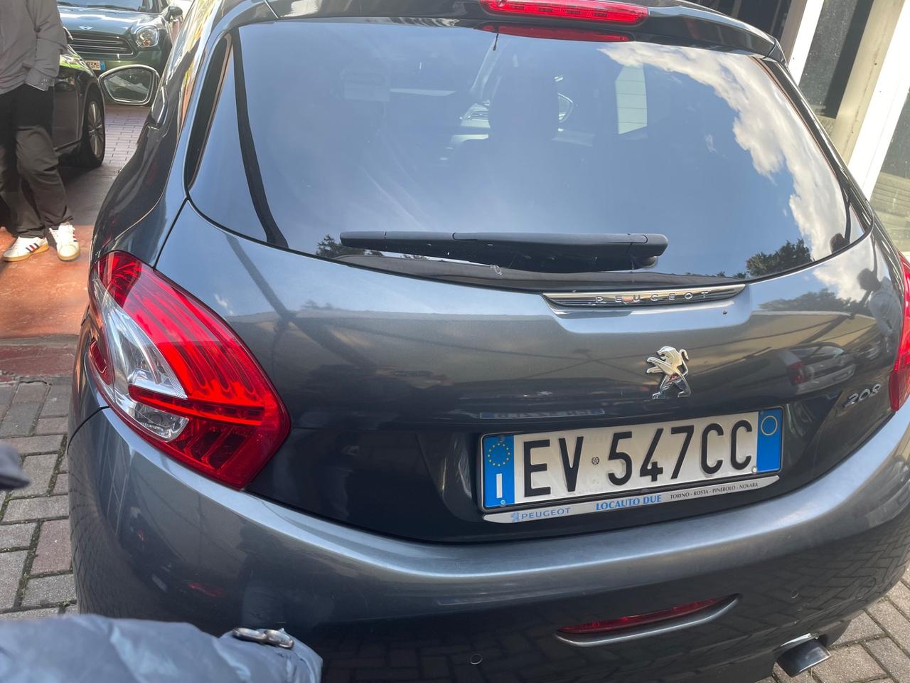 Peugeot 208 1.4 HDi 68 CV 3 porte Allure