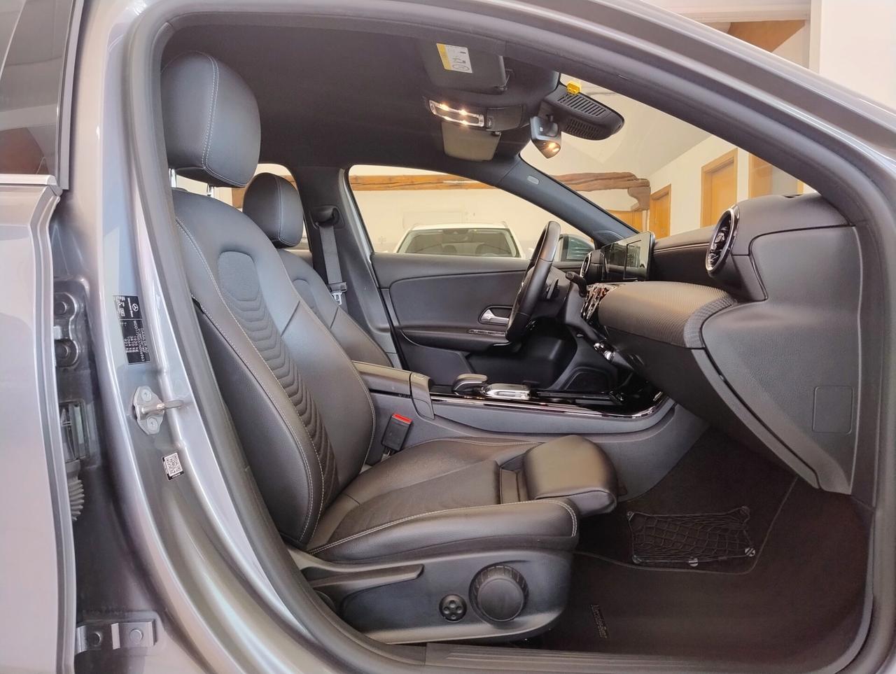 MERCEDES A180d Automatic Sport NAVI LED
