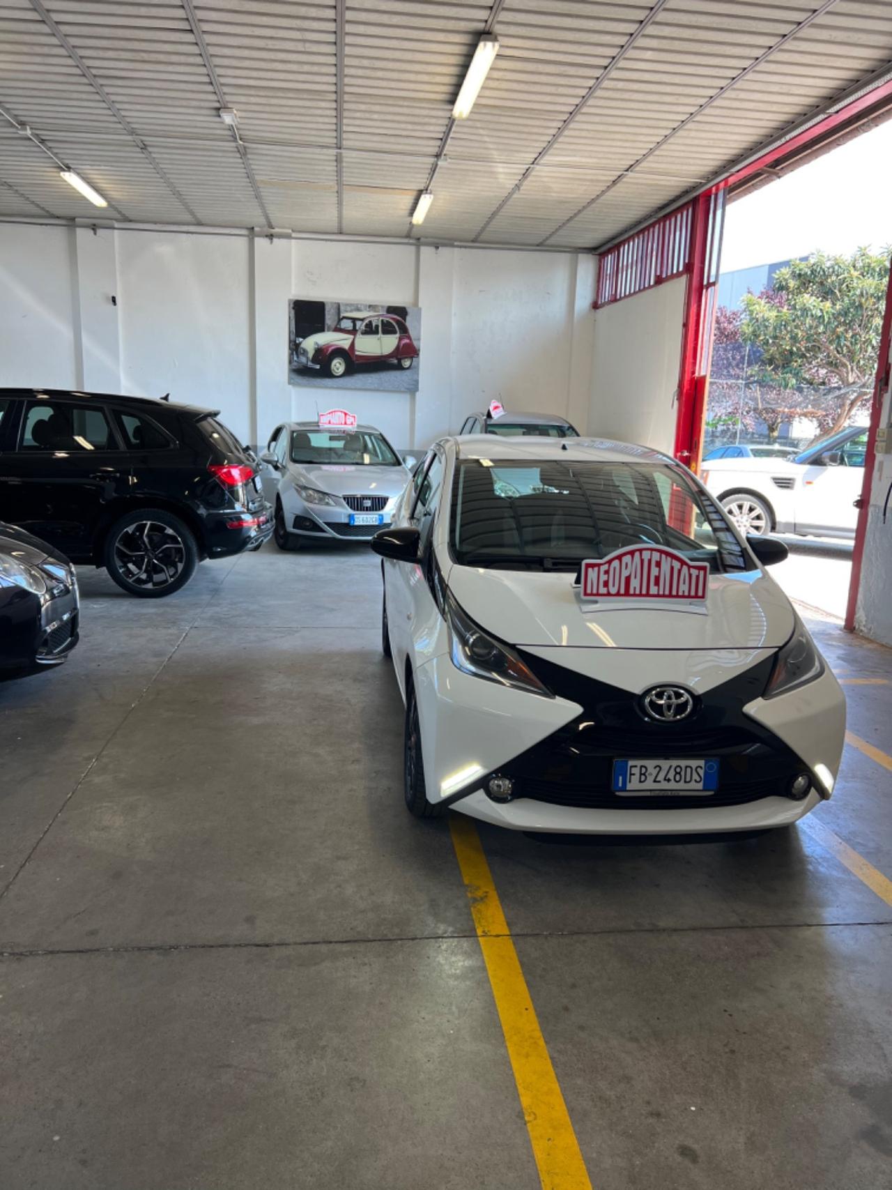 Toyota Aygo 1.0 VVT-i 69 CV 5 porte x-cite MMT