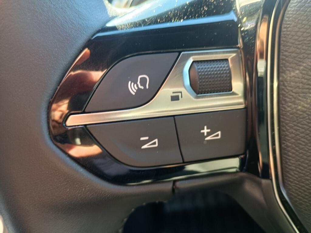 Peugeot 2008 1.5 BlueHDi 130cv EAT8 Allure