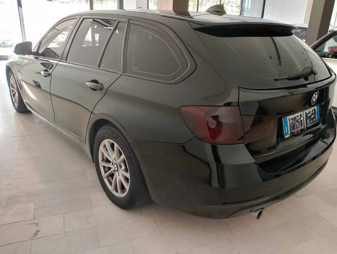 Bmw 316d Touring Sport-Automatico-Navi