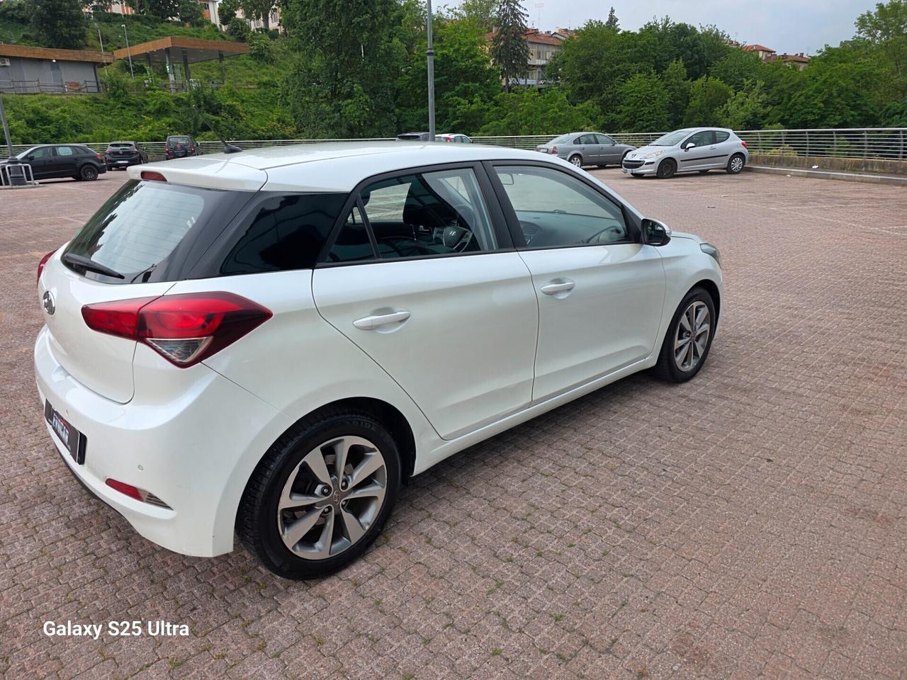 hyundai i20 1.2 valutiamo usato