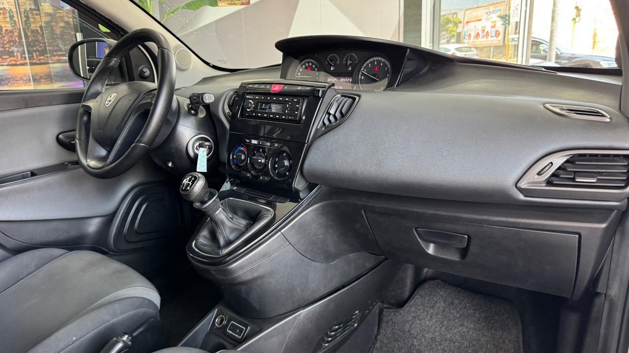 Lancia Ypsilon 1.2 69 CV 5 porte Gold