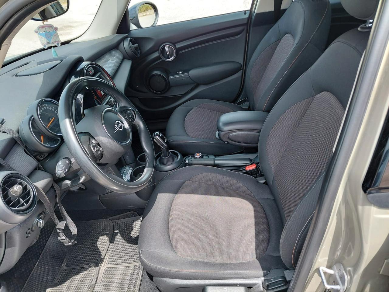 Mini Mini 1.5 Cooper D 5 porte