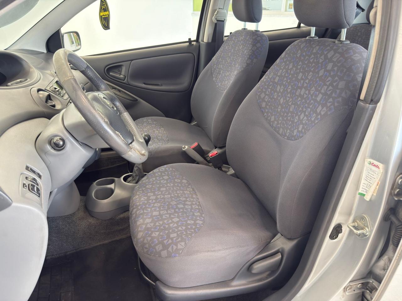 Toyota Yaris 1.3i 16V cat 5 porte Luna