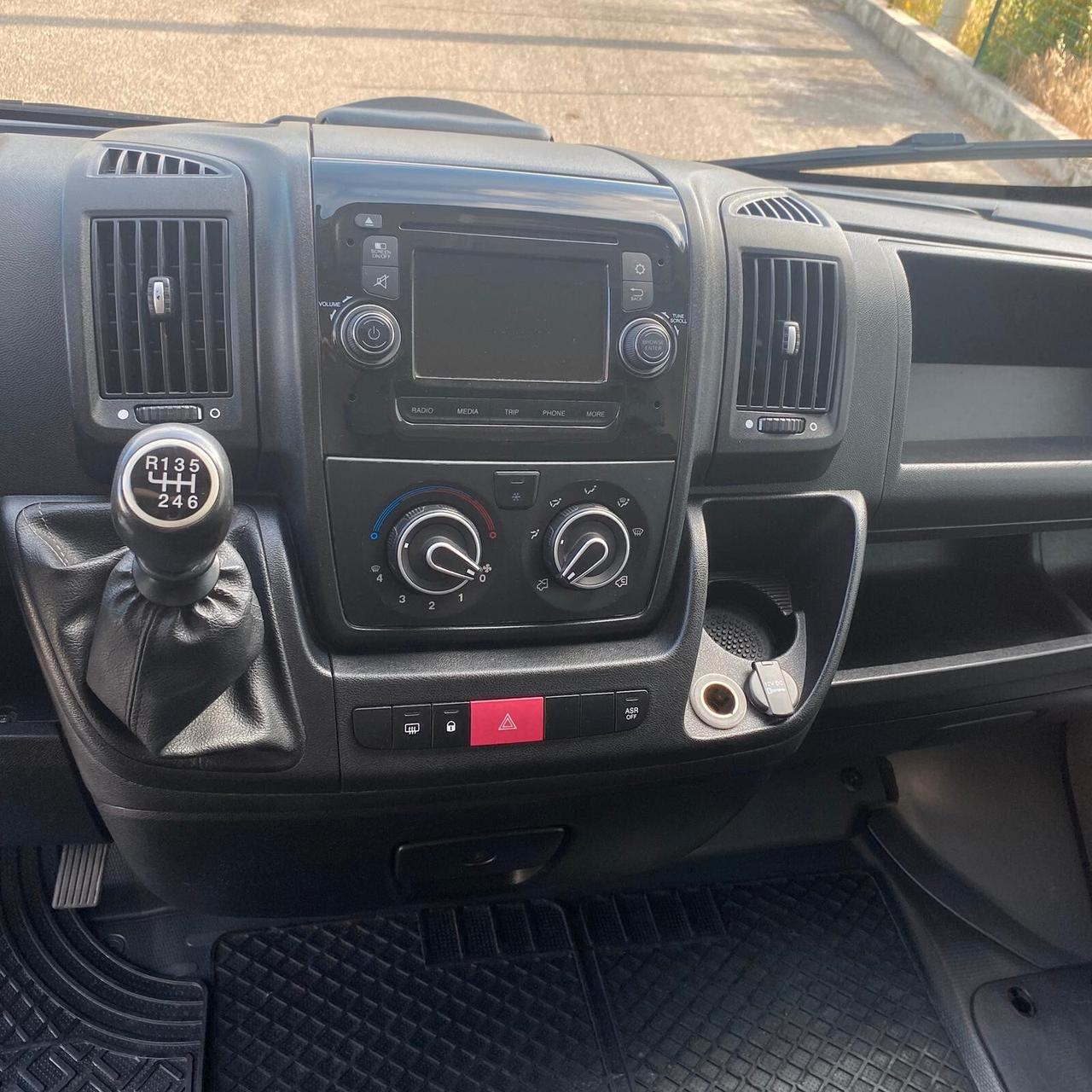 Citroen Jumper 33 L1H2 2.0 BlueHDi 130 KM 0