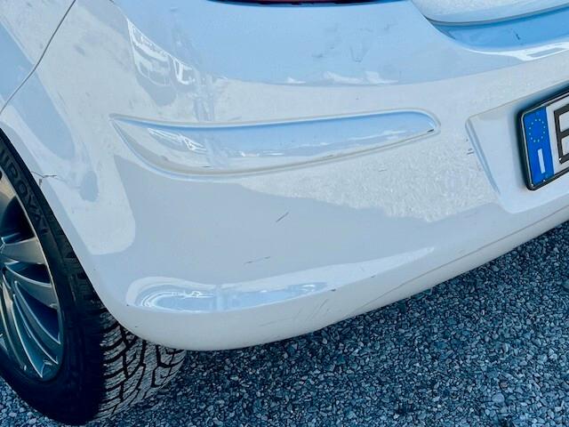 Opel Corsa 1.2 3 porte - 2013