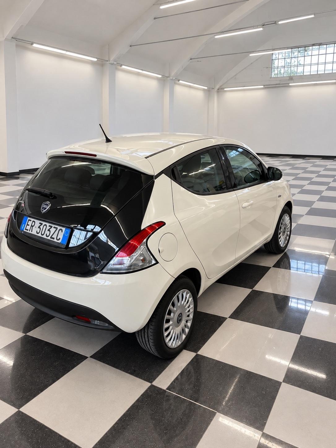 Lancia Ypsilon 0.9 TwinAir 85 CV 5 porte S&S Elefantino