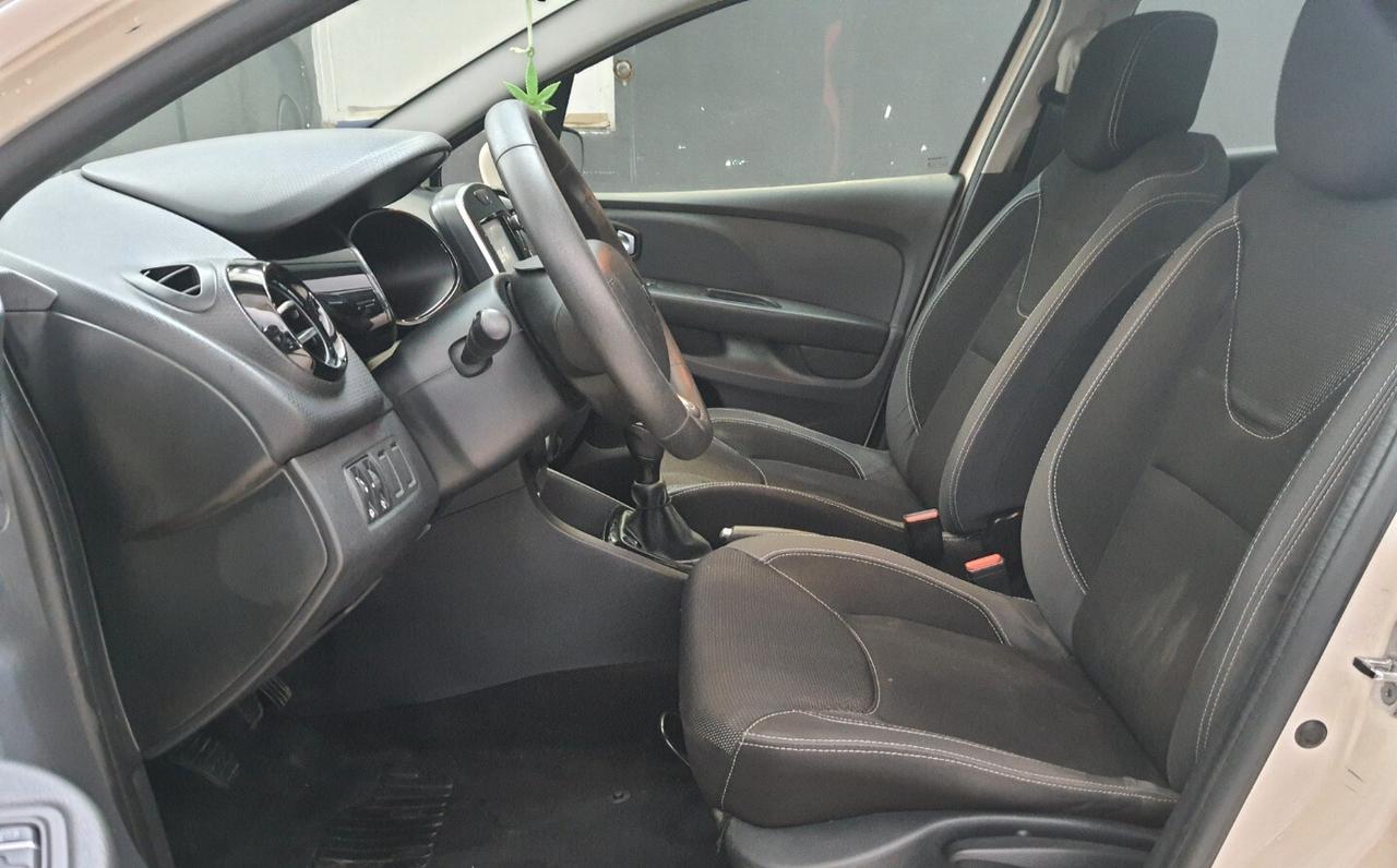 RENAULT Clio Intens 1.200 16v 75cv 5porte