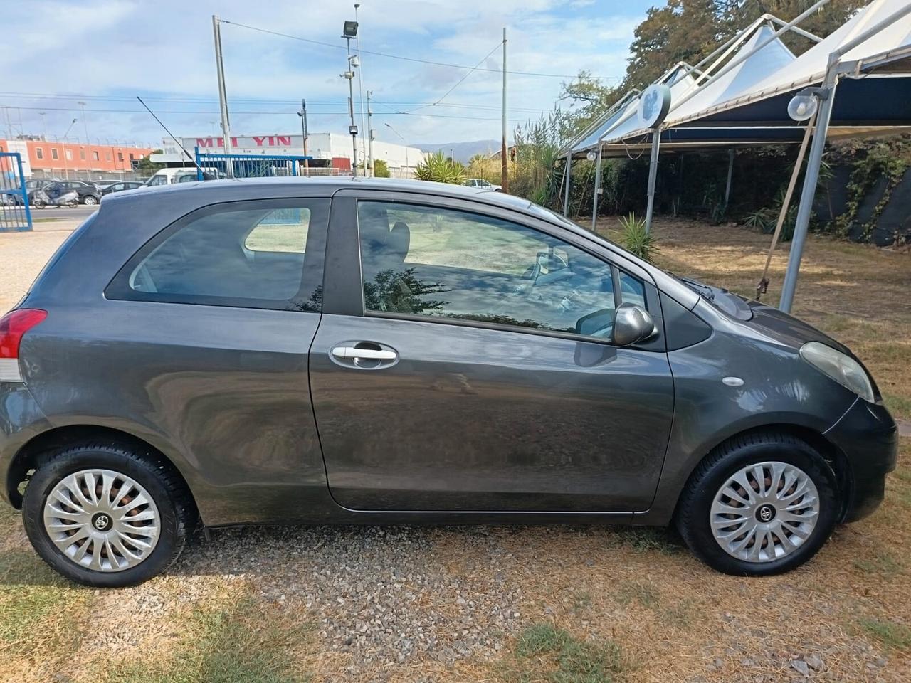 Toyota Yaris 1.0 3 porte Sol