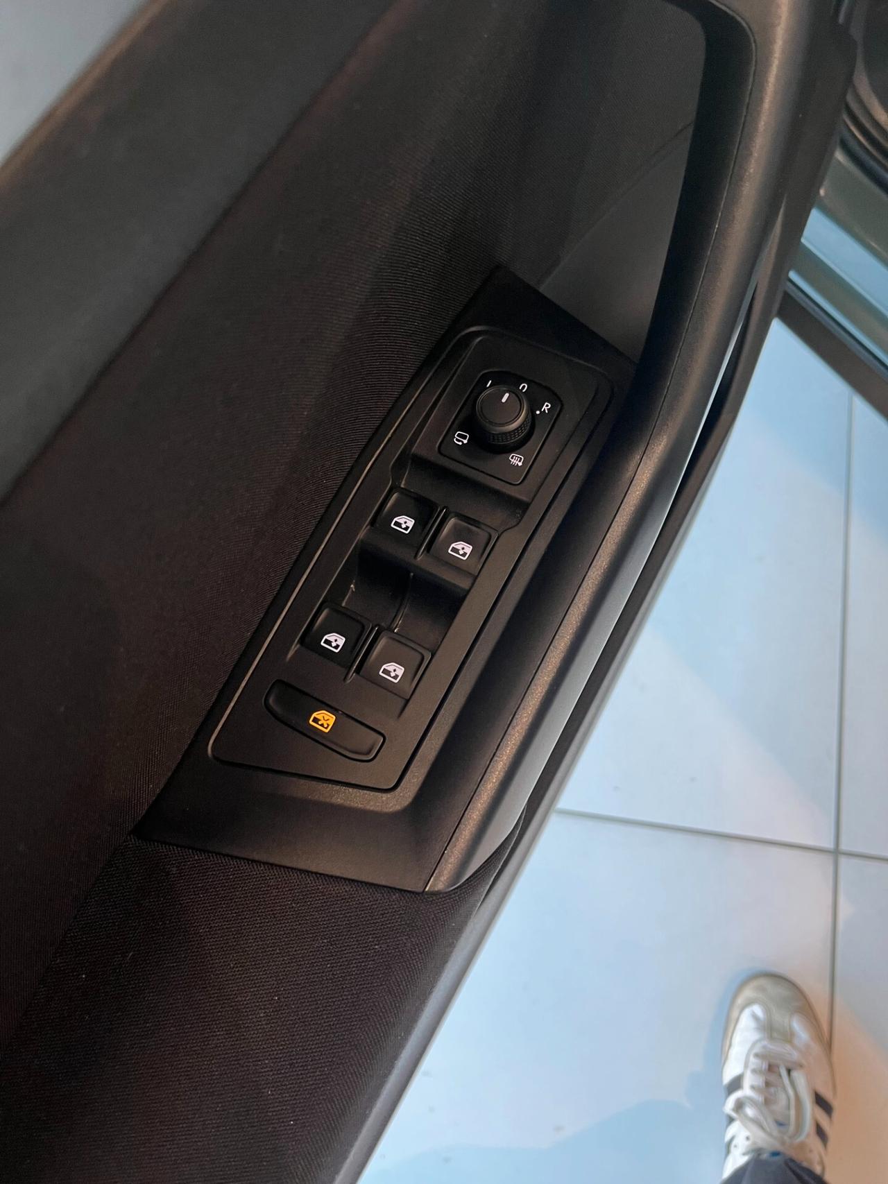 VOLKSWAGEN T-ROC 1.0 BZ - OK NEOPATENTATI