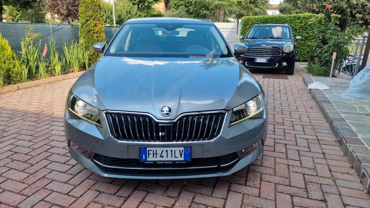 Skoda Superb 2.0 TDI DSG Executive
