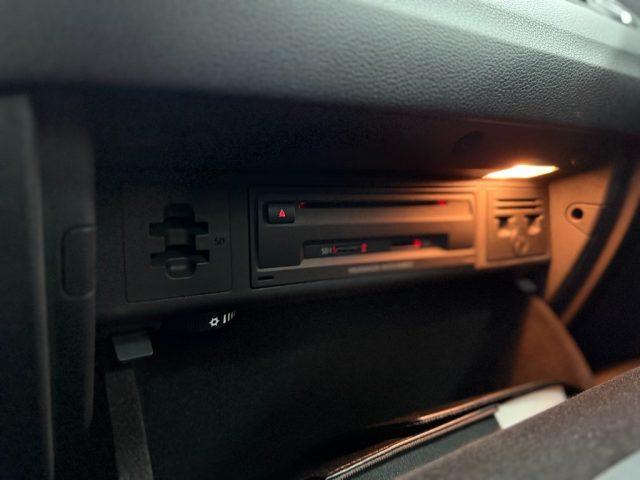 VOLKSWAGEN Golf Sportsvan 1.6 TDI 110CV Highline BlueMotion Technology