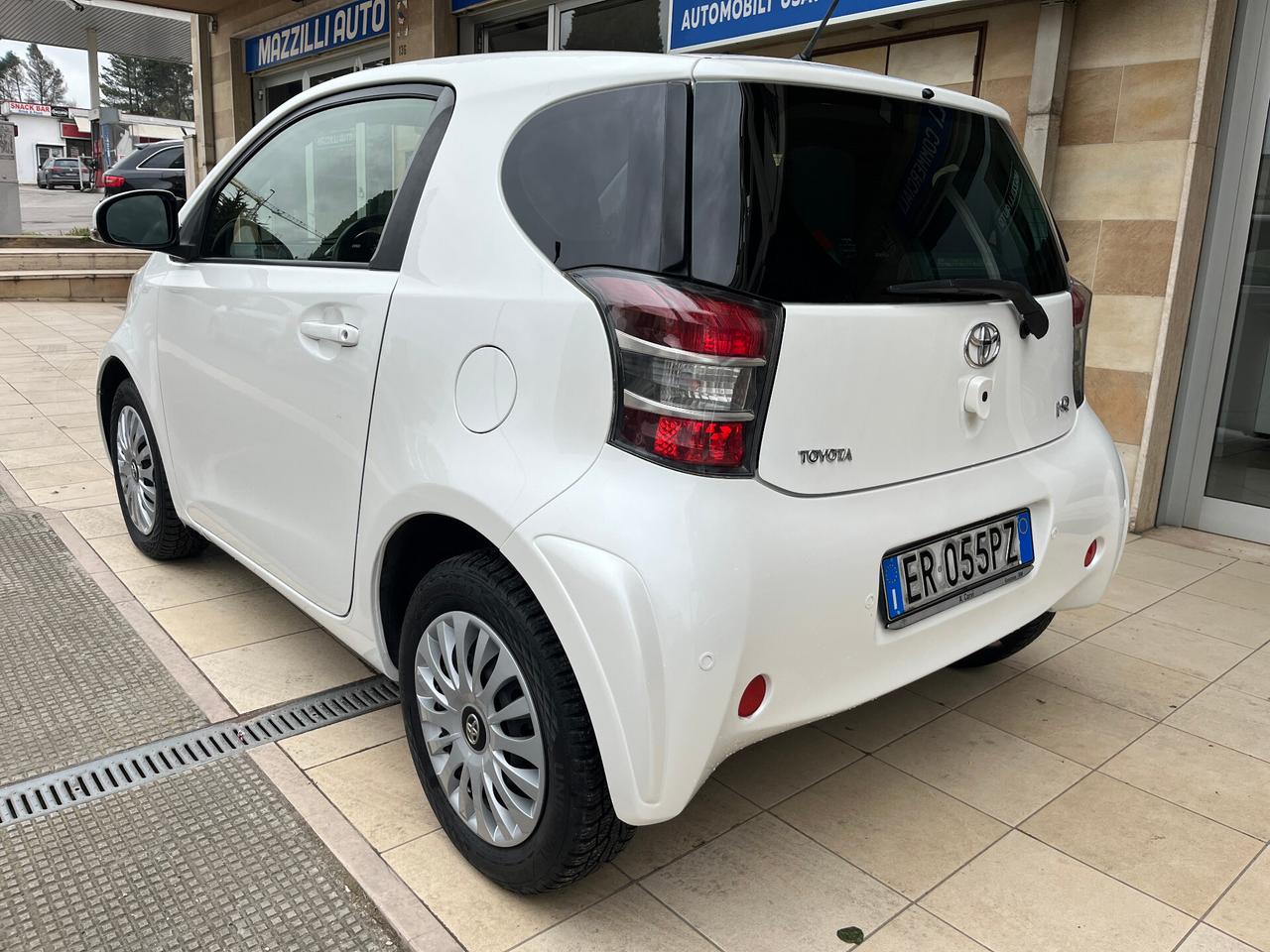 Toyota iQ 1.0 CVT 68cv Automatica