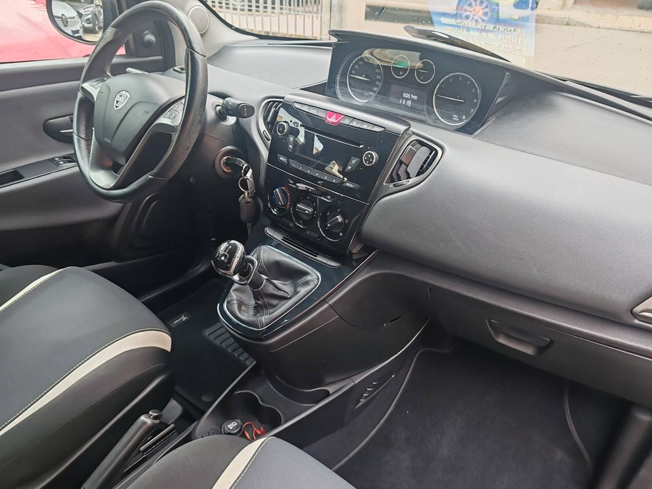 Lancia Ypsilon 1.2 69 CV 5 porte GPL BENZINA