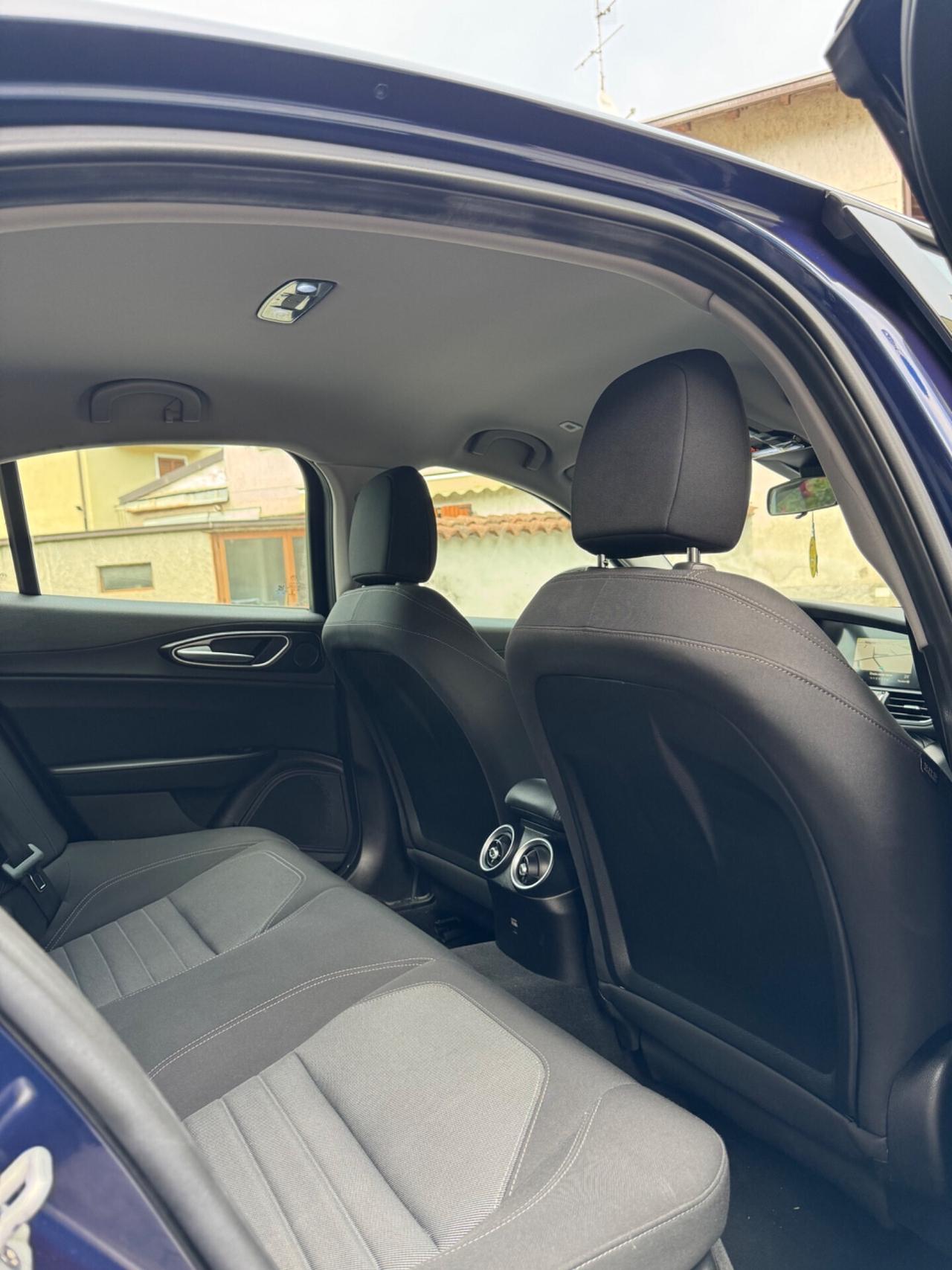 Alfa Romeo Giulia 2.2 Turbodiesel 180 CV Business Sport