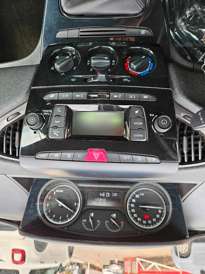 Lancia Ypsilon III 1.0 firefly hybrid Silver s&s 70cv