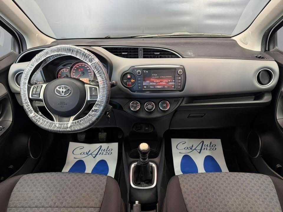 Toyota Yaris 1.4 D-4D Lounge 11/2014