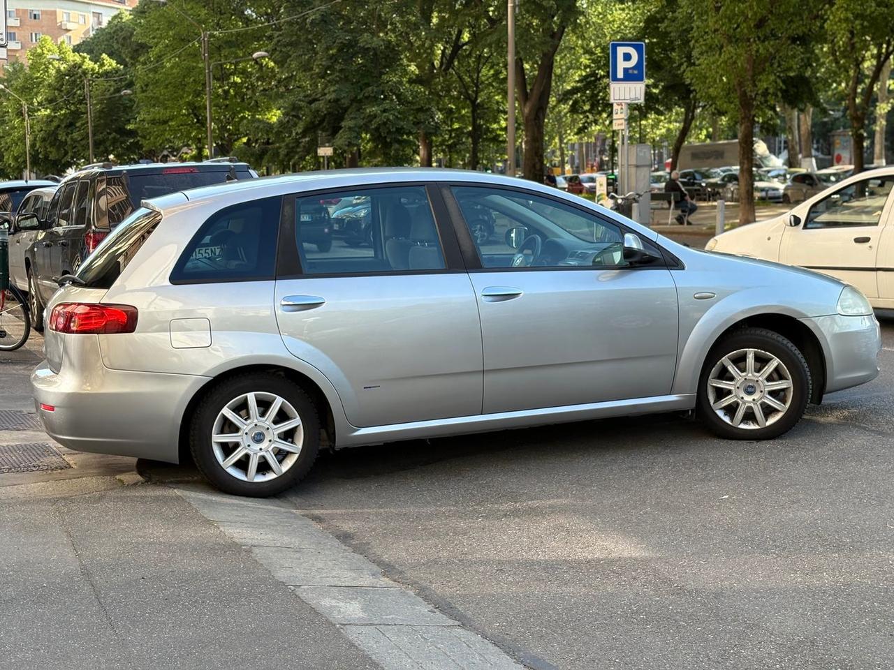 Fiat Croma Active 1.9 D Multijet