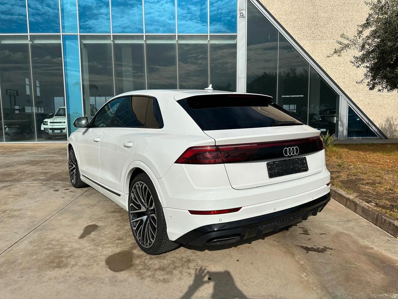 Audi Q8 SUV 45 TDI quattro tiptronic S line edition possibilità noleggio no scoring