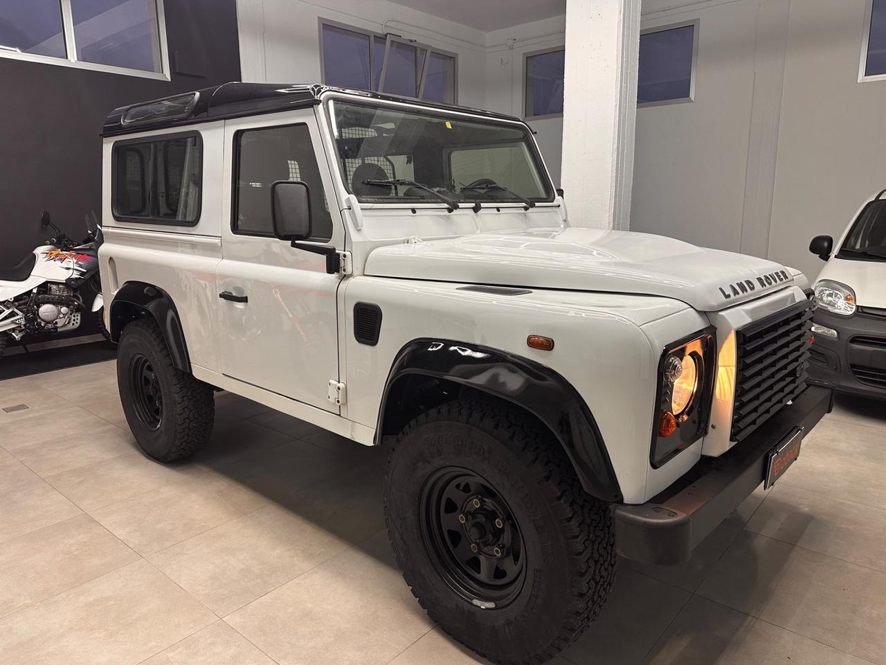 Land Rover Defender 90 2.2 TD4 Station Wagon E N1