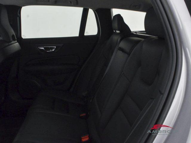 VOLVO V60 Cross Country 2.0 b4 Plus awd auto