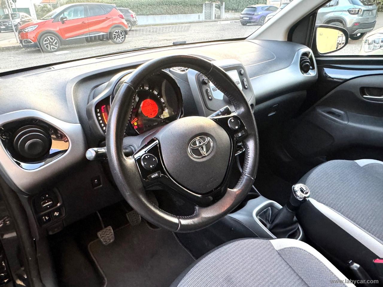 TOYOTA Aygo Connect 1.0 VVT-i 72 CV 5p. x-cool NEO PATENTATI