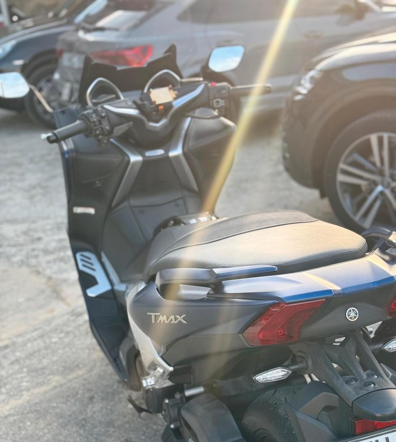 Yamaha T Max 530 DX