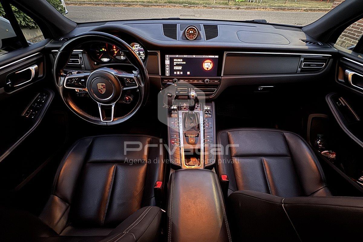 PORSCHE Macan 2.0