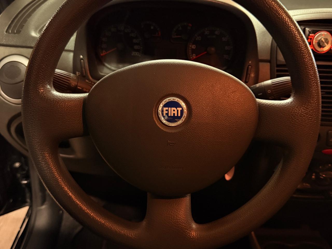 STUPENDA FIAT PUNTO CON SOLI 81.262 KM IN CONDIZIONI DA VETRINA