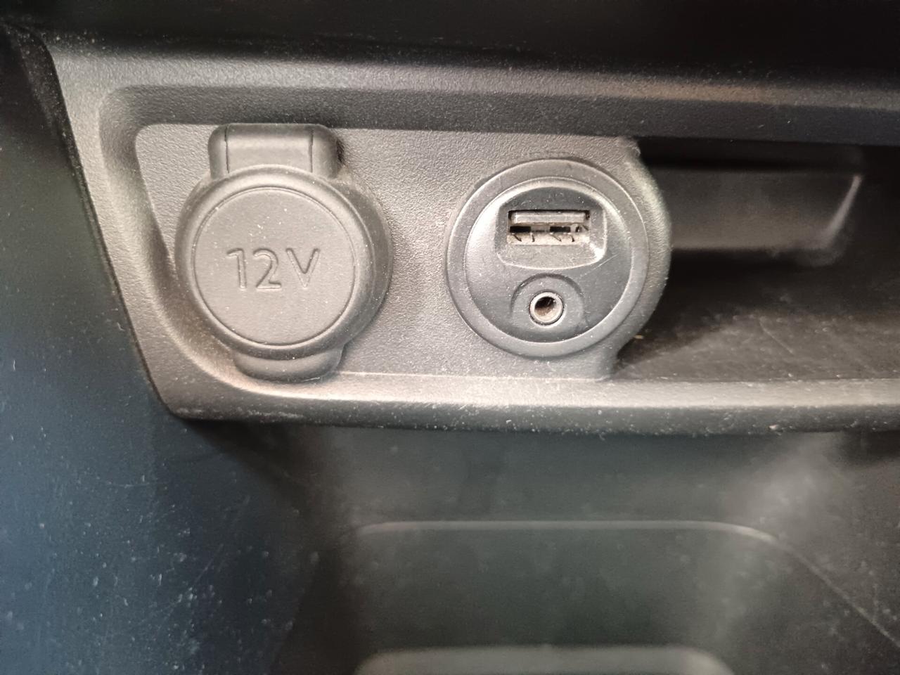 Peugeot 208 1.4 HDi 68CV 5P NEOPATENTATI