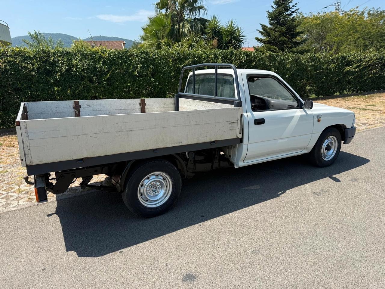 Toyota Hilux 2.4 diesel Pick-up