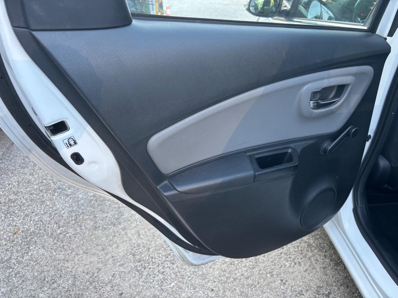Toyota Yaris 1.0 5 porte Lounge OK NEOPATENTATI