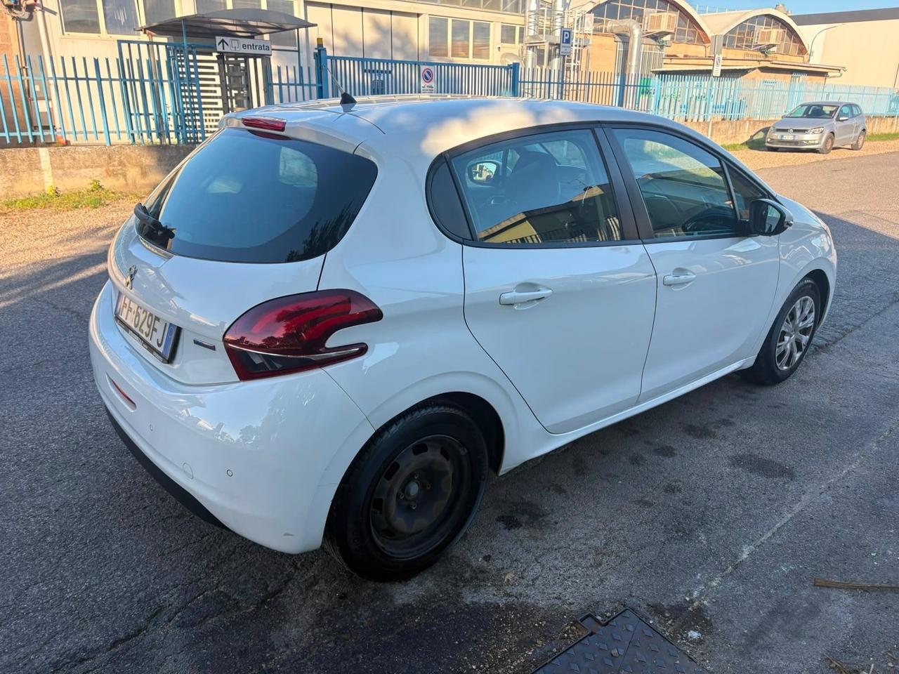 Peugeot 208 PureTech 82 5 porte Active 2017 167.000 KM