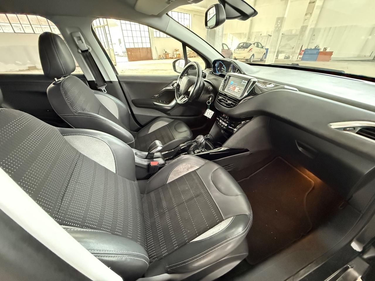 Peugeot 2008 PureTech Turbo 110 EAT6 S&S Black Matt