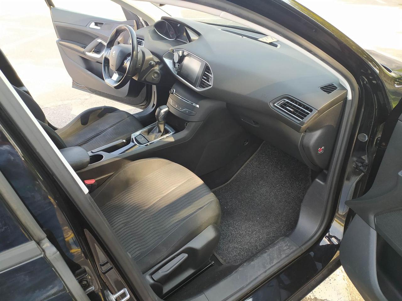 Peugeot 308 GT Line 1.6 Blue HDI 120 #6324