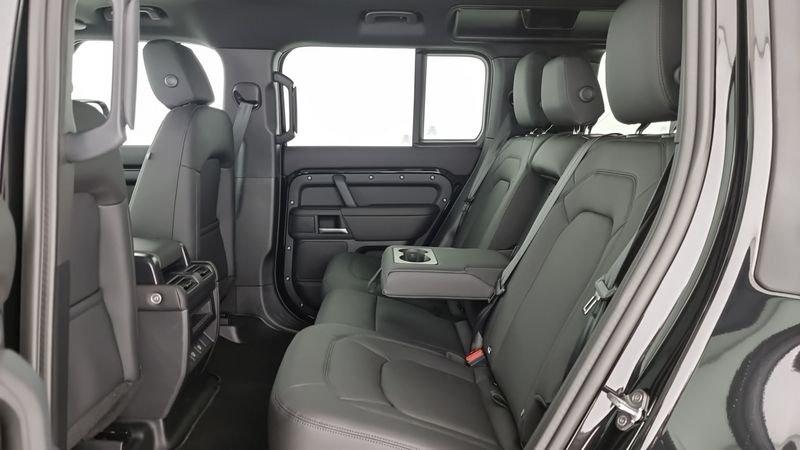 Land Rover Defender 110 3.0D I6 200 CV AWD Auto X-Dynamic SE