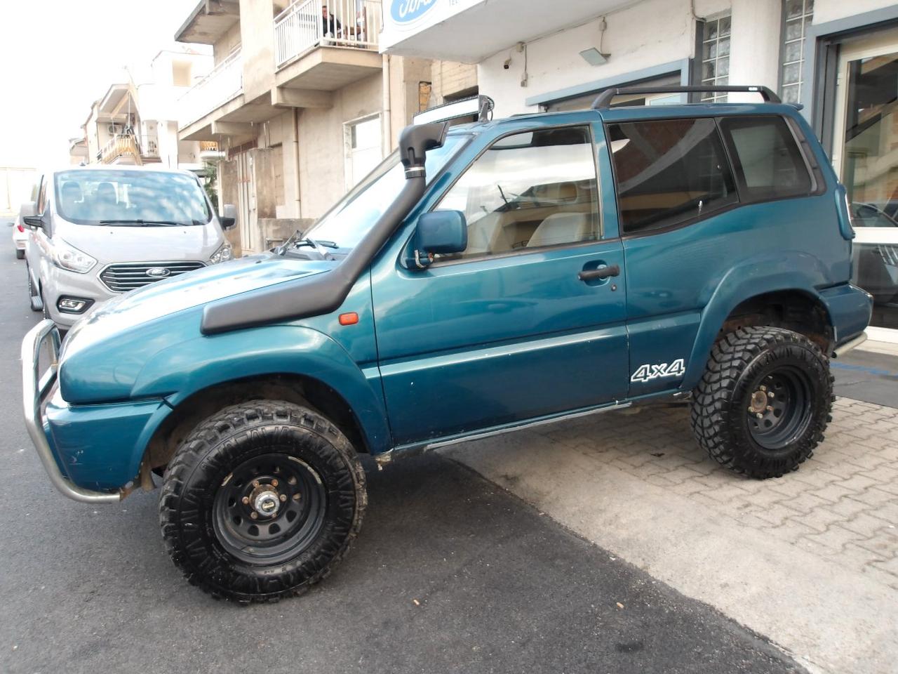 Nissan Terrano ii 2.7 TDI 101 CV