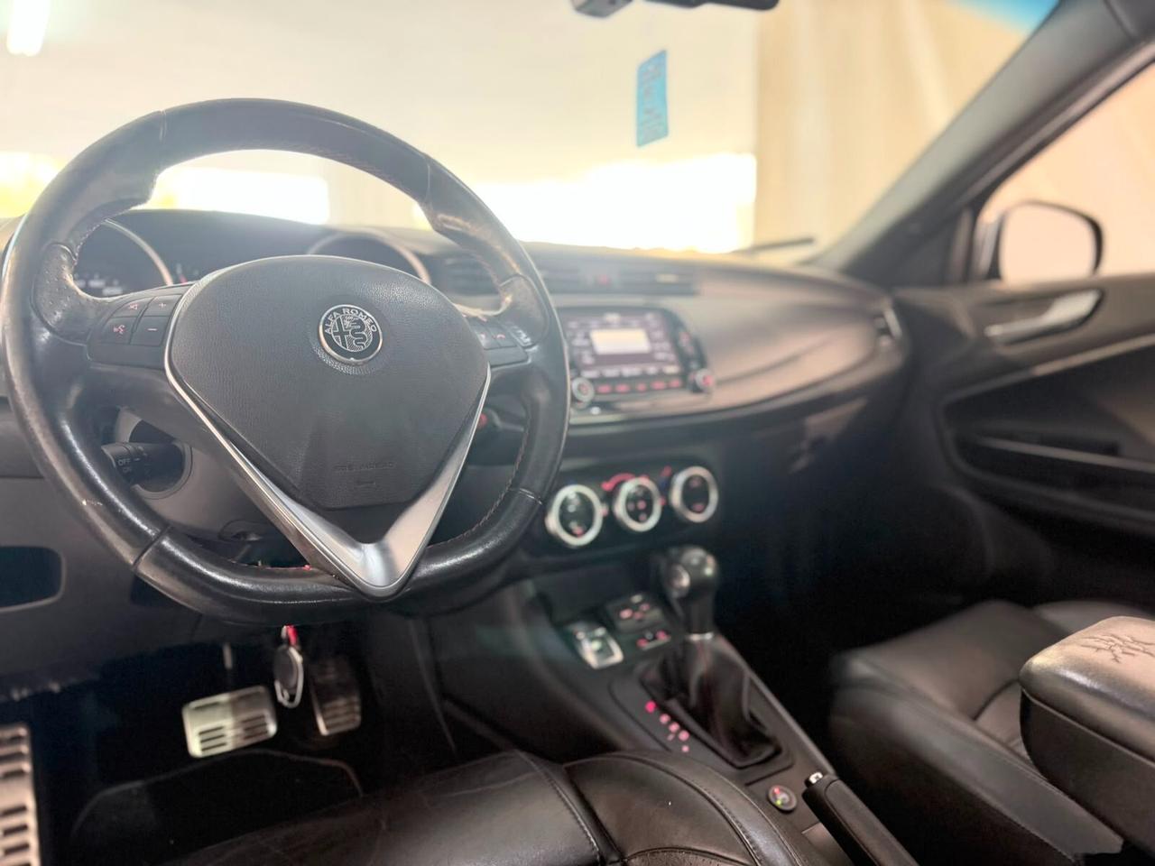 ALFA GIULIETTA AUTOMATICA GPL 170CV CARBON LOOK