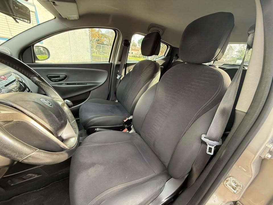 Lancia Ypsilon 0.9 TwinAir 85 CV 5 porte Metano Ecochic Gold