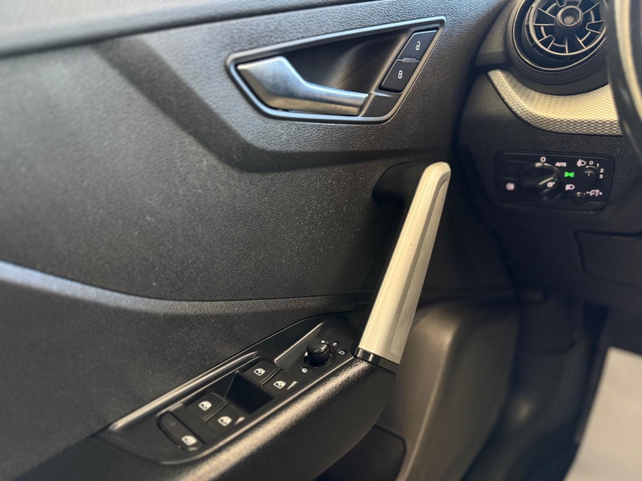 Audi Q2 1.6 tdi Sport 116cv okneopatentati 1 propretario